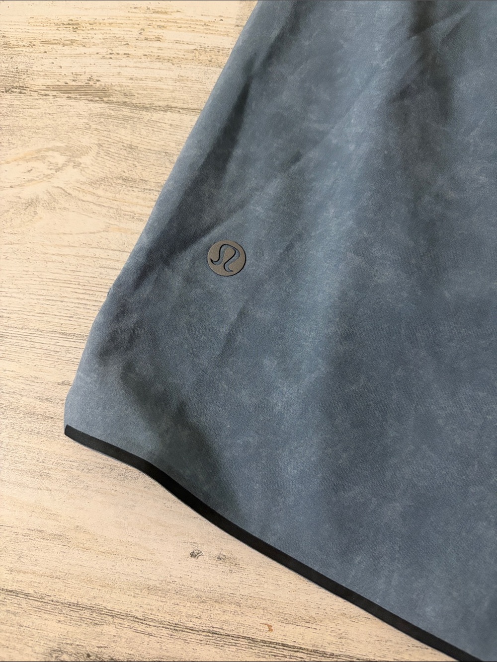 lululemon athletica Men's Slate Blue Athletic Shorts - Picture 3 of 10